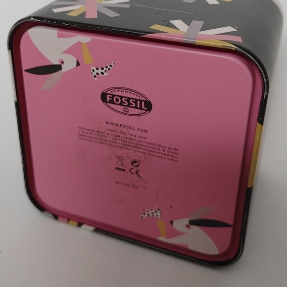 FUN 2018 Fossil Watch Tin Rabbit Hare Running EMPTY - Picture 5 of 7